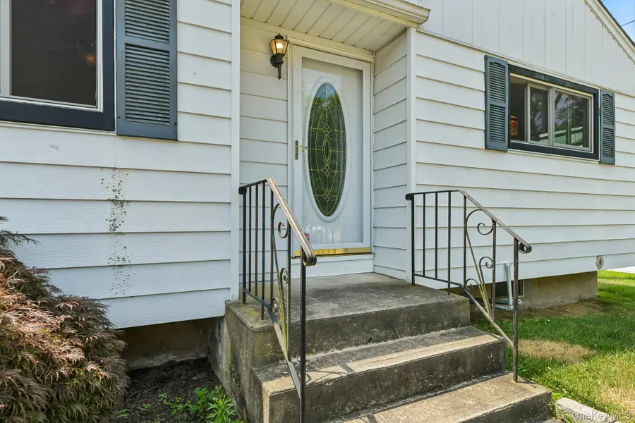 12 Albert Street, Shoreham, NY 11786 - #3