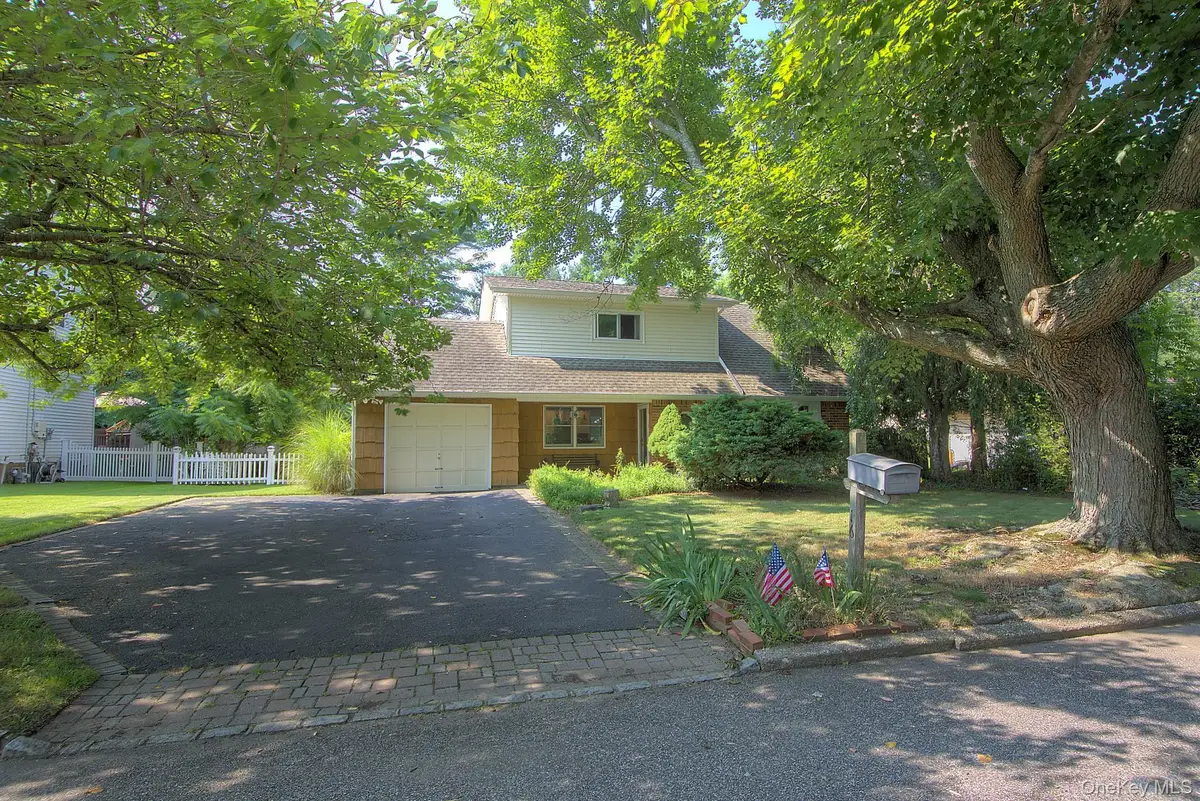 16 Brightview Drive, Rocky Point, NY 11778 - #1