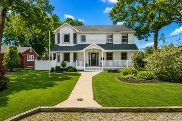 55 Yuma Lane, East Islip, NY 11730