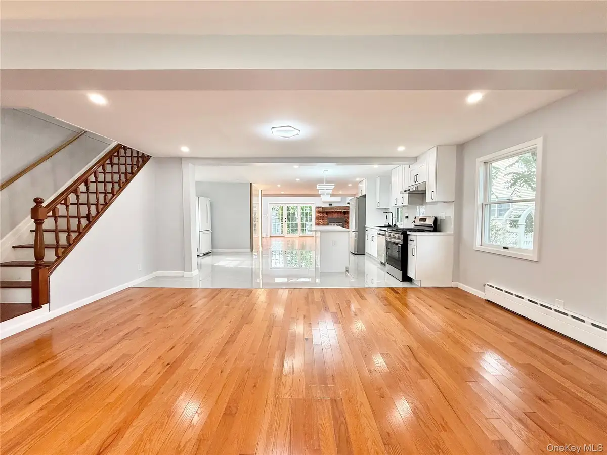 20 Baylis Place, Syosset, NY 11791 - #1