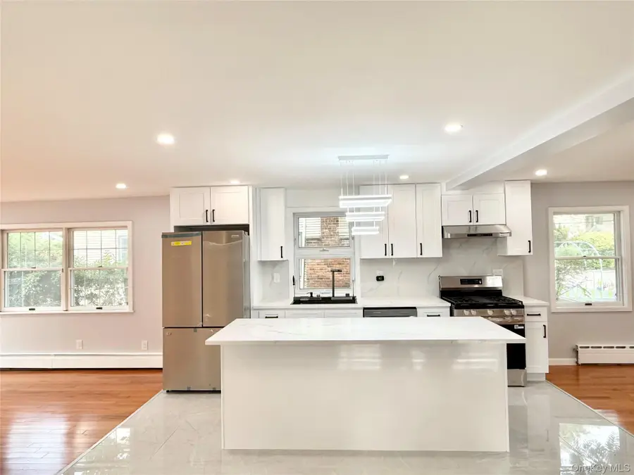 20 Baylis Place, Syosset, NY 11791 - #3
