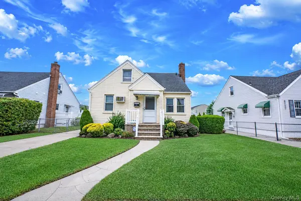 1111 Esther Street, Franklin Square, NY 11010