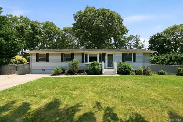 3 Herd Lane, East Setauket, NY 11733