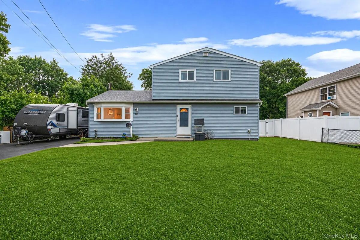 40 E Oakdale Street, Bay Shore, NY 11706 - #1
