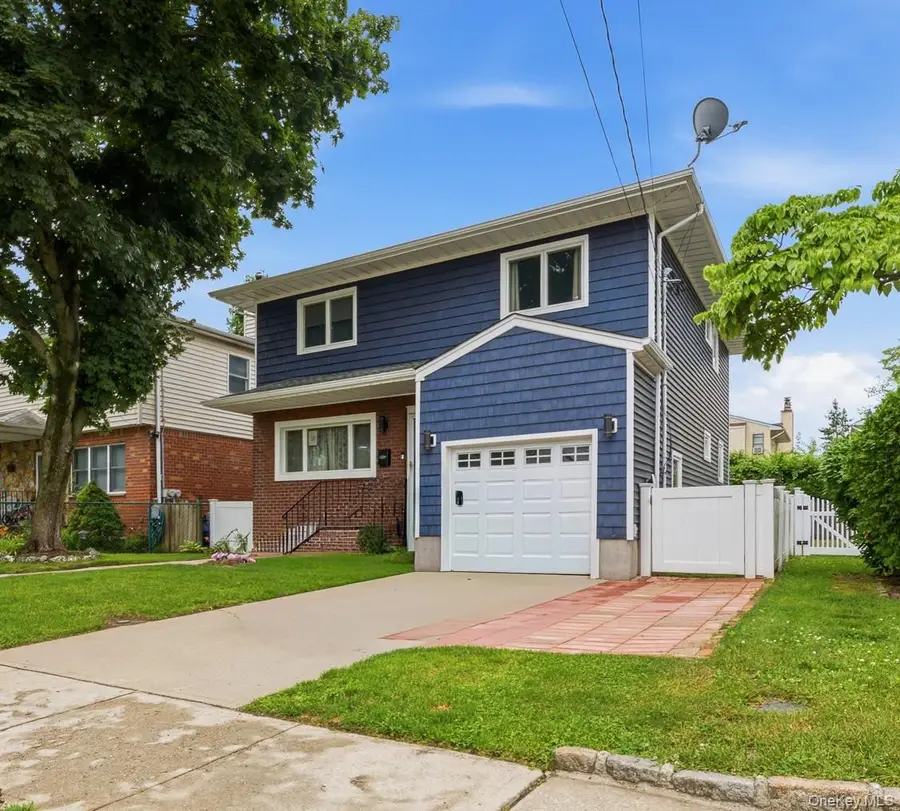 4 Pequot Avenue, Port Washington, NY 11050 - #2