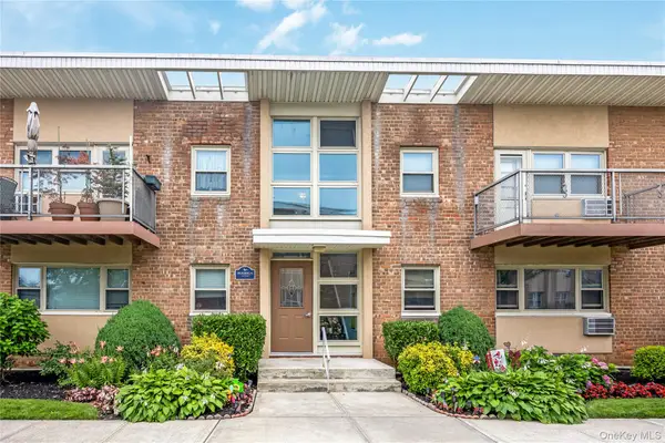 4 Rose Street #Building 6-F-2, Oceanside, NY 11572