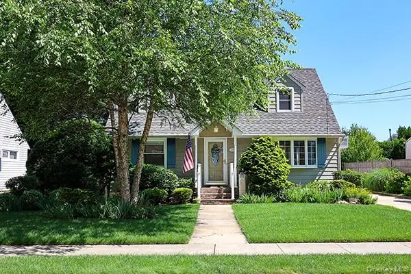 219 Lindbergh Street, Massapequa Park, NY 11762 - #1