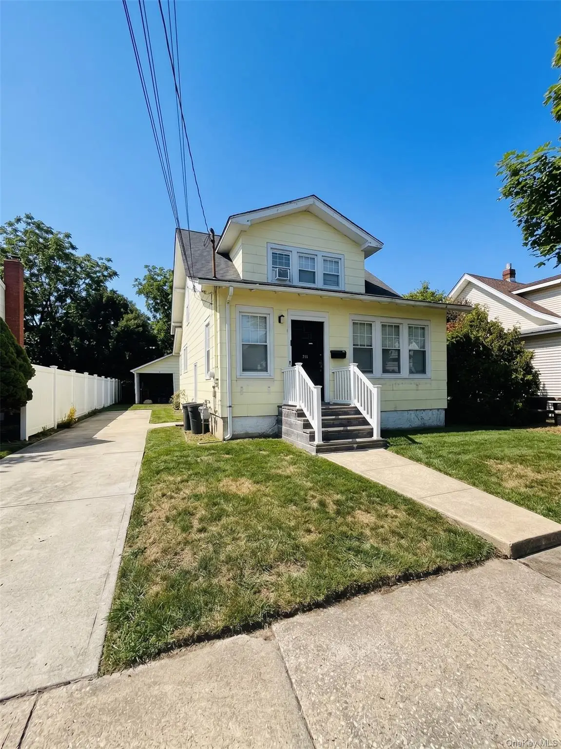711 S Broadway, Lindenhurst, NY 11757 - #1