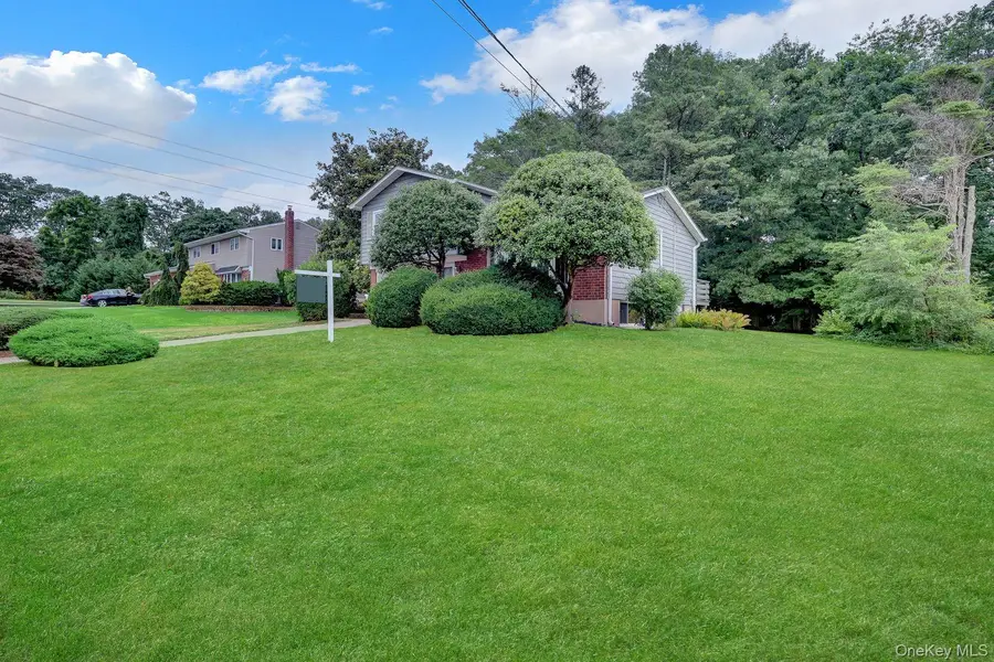 135 Atlantic Place, Hauppauge, NY 11788 - #2
