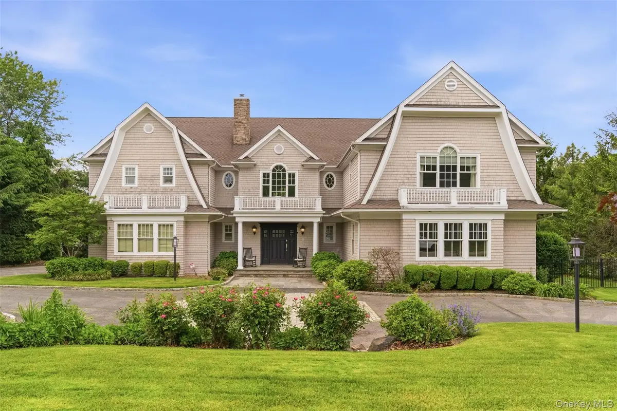 9 May Hill Lane, Dix Hills, NY 11746 - #1