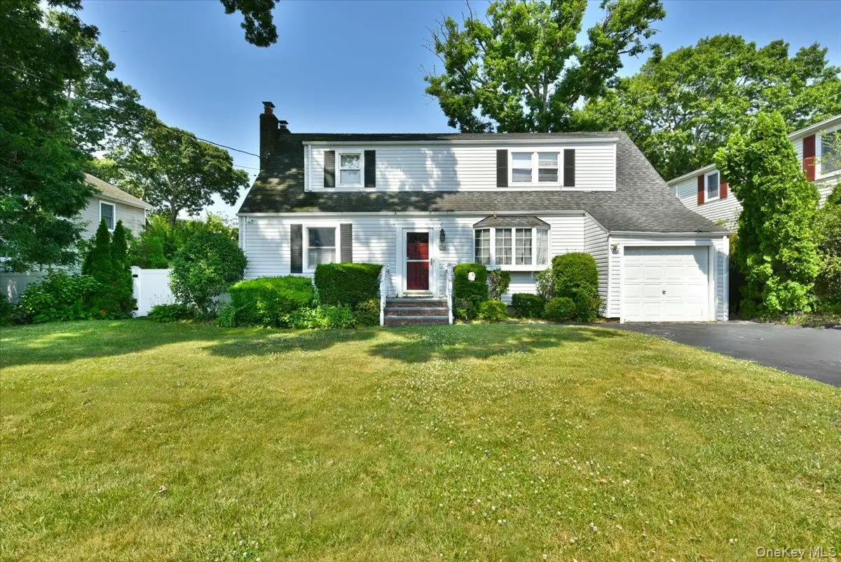 344 New York Avenue, Massapequa Park, NY 11762 - #1