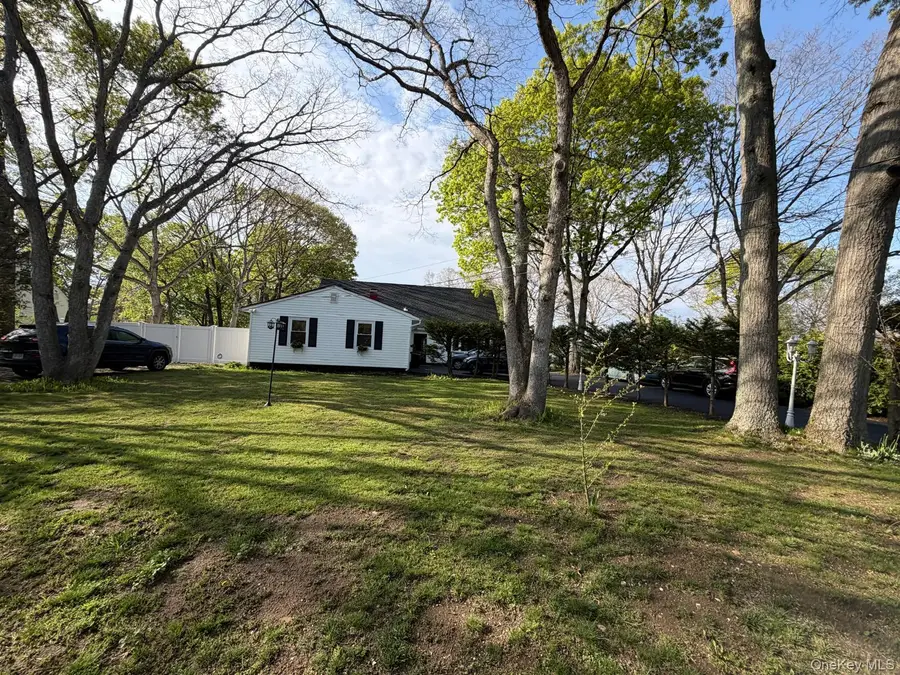 41 Fig Street, Central Islip, NY 11722 - #2