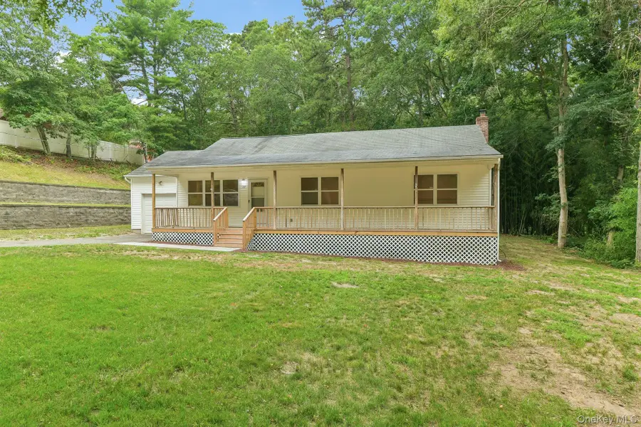 22 Red Maple Road, Ridge, NY 11961 - #3