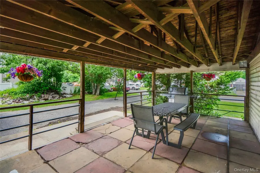 2 Seminole Drive, Bay Shore, NY 11706 - #3