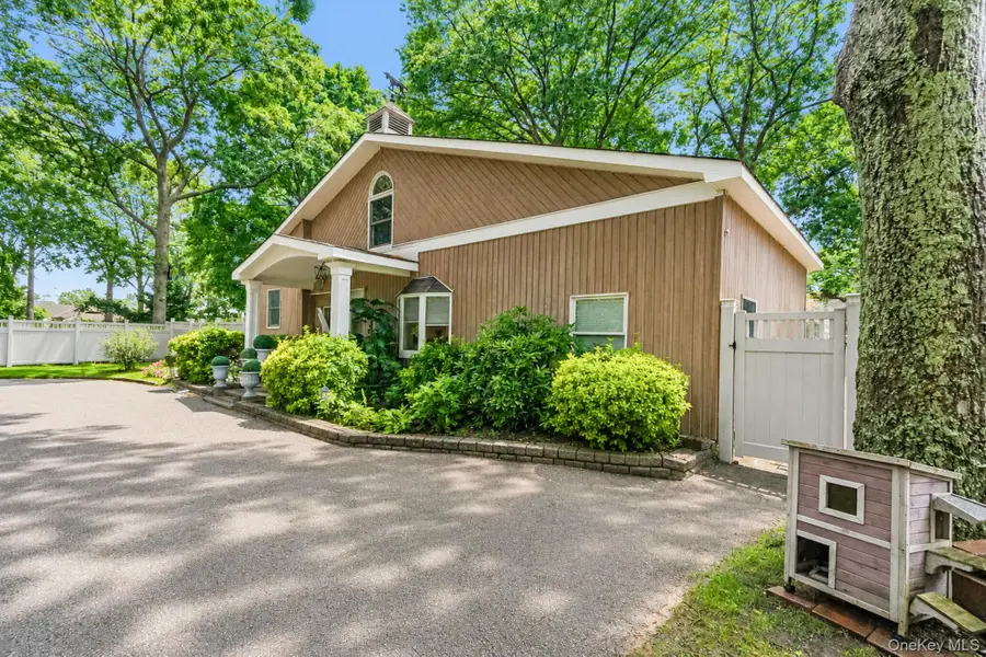 208 Avenue C, Ronkonkoma, NY 11779 - #2