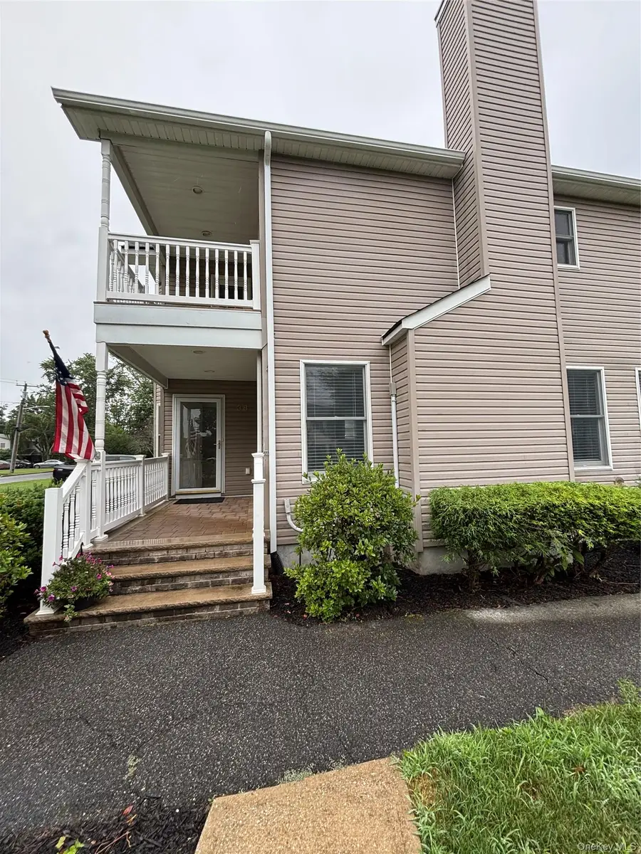 38 Hallock Avenue, Smithtown, NY 11787 - #2