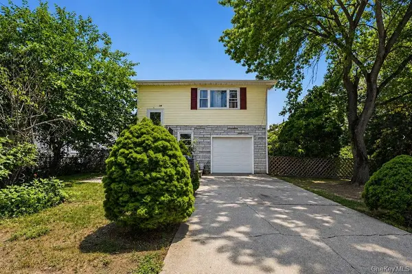 218 Montana Avenue, Bay Shore, NY 11706