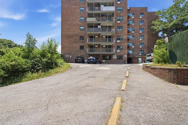 671 Bronx River Road #2N, Yonkers, NY 10704
