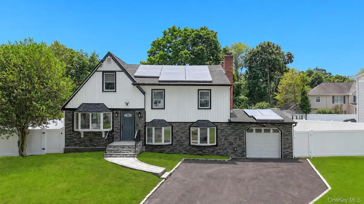 4 Ruby Lane, Huntington Station, NY 11746 - #1