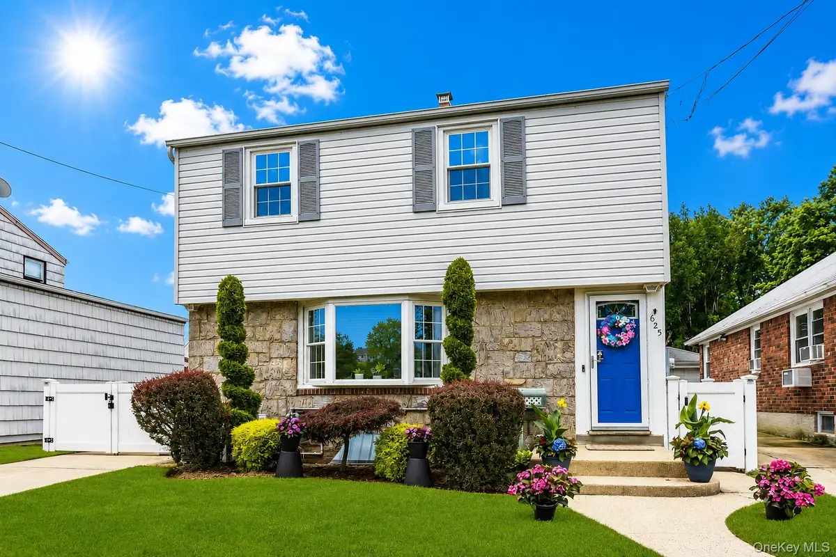 625 S 10th Street, New Hyde Park, NY 11040 - #1