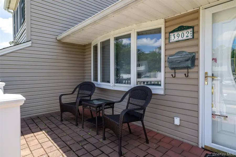 3902 Clove Court, Seaford, NY 11783 - #3