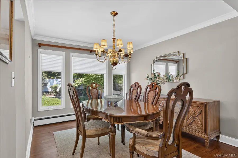 7 Chatham Road, Commack, NY 11725 - #3