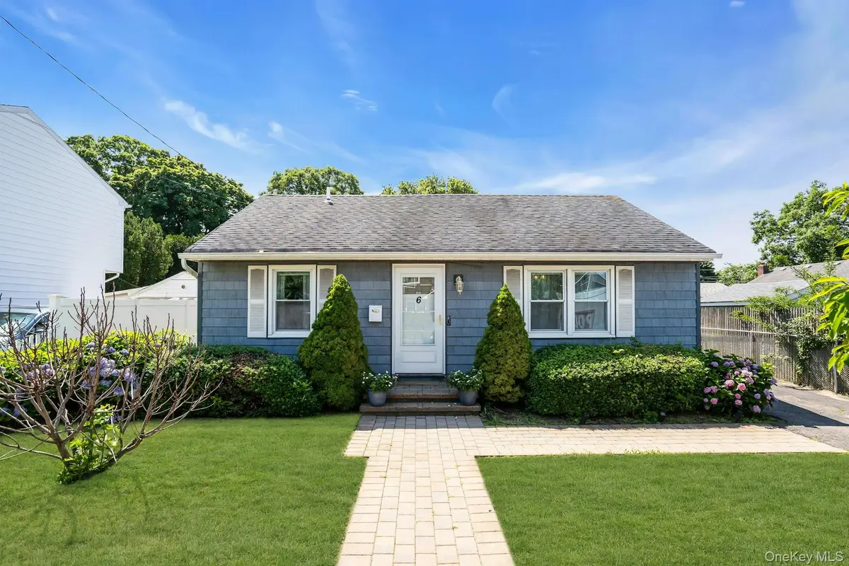 6 Linton Court, West Babylon, NY 11704 - #1
