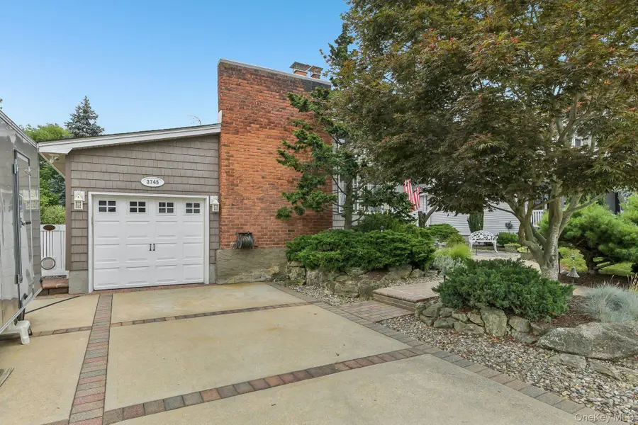 3745 Locust Avenue, Seaford, NY 11783 - #3