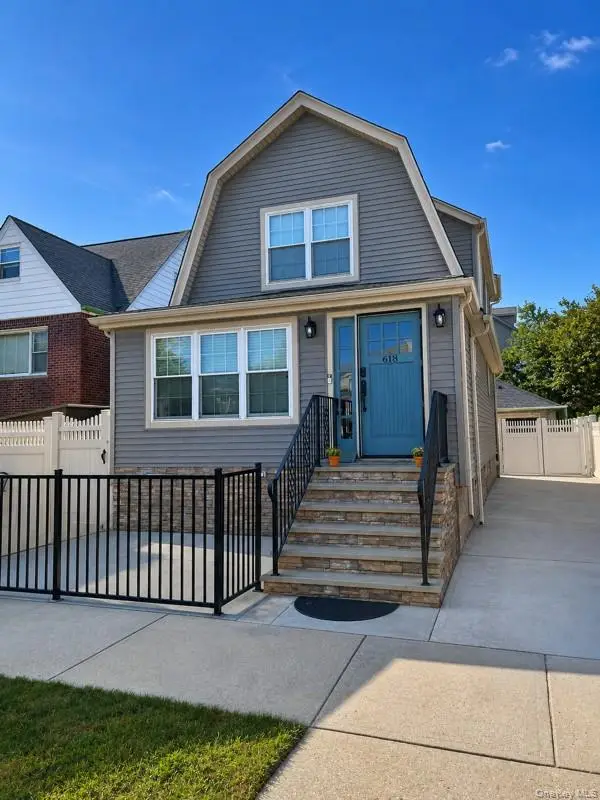 618 E Walnut Street, Long Beach, NY 11561