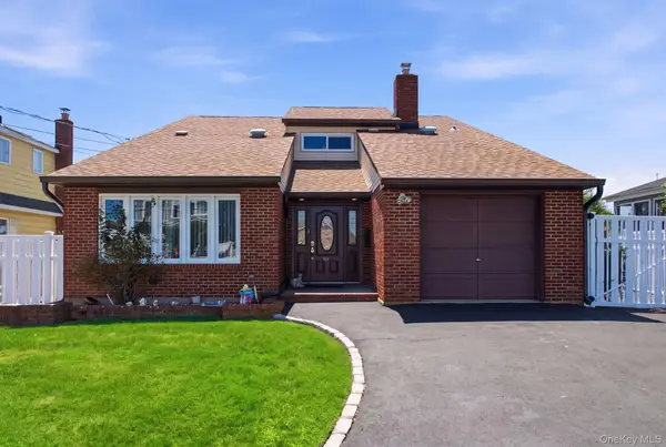 212 Shore Road, Lindenhurst, NY 11757