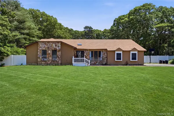 43 Margin Drive W, Shirley, NY 11967
