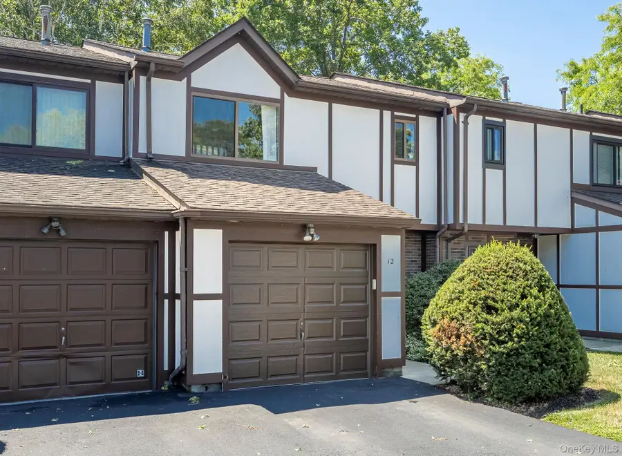 12 Amber Court, Poughkeepsie, NY 12603 - #2