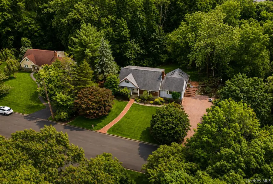 11 Hillside Court, Suffern, NY 10901 - #2