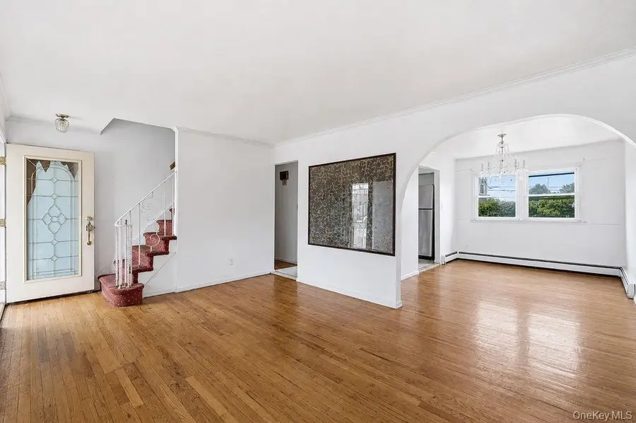 335 Roquette Avenue, Floral Park, NY 11001 - #2