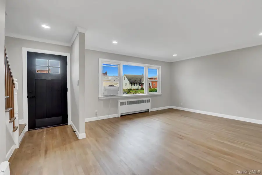 792 Highview Avenue, Westbury, NY 11590 - #2