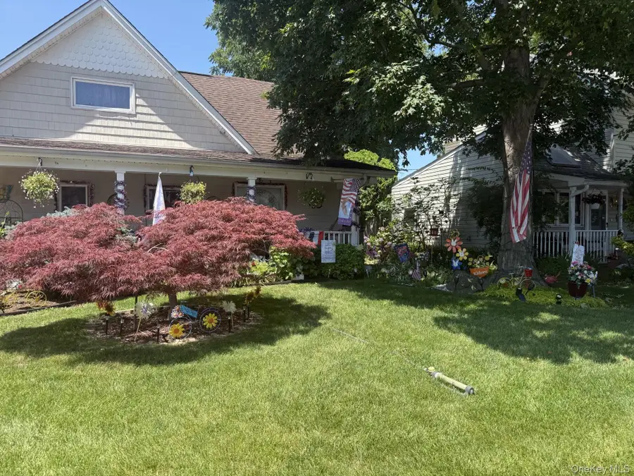 18 Hedge Lane, Westbury, NY 11590 - #3