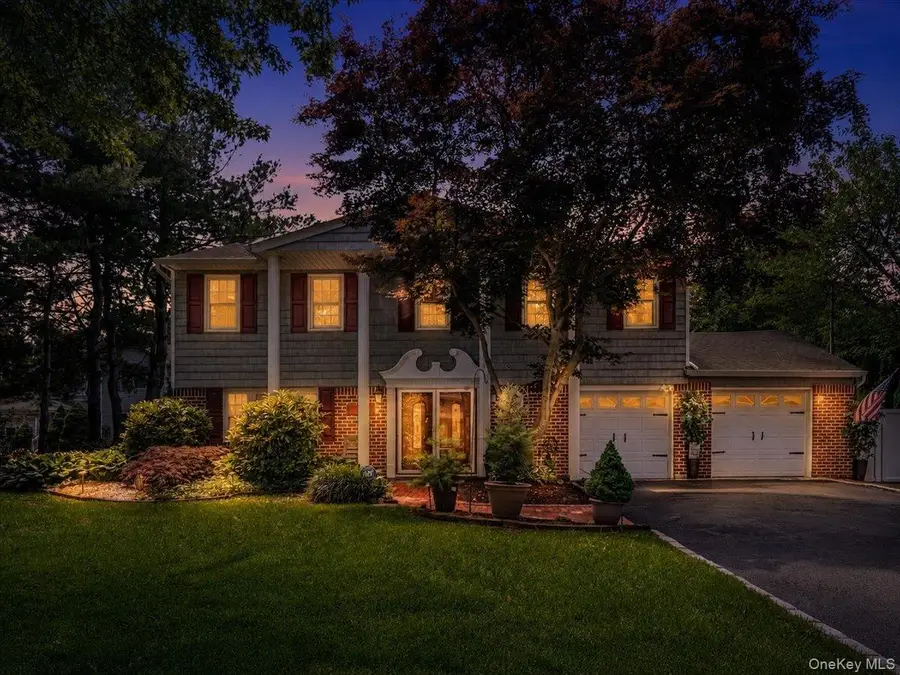 98 Florida Avenue, Commack, NY 11725 - #3