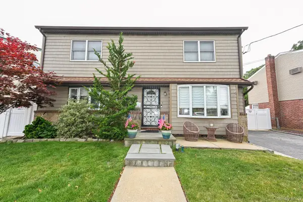 1005 Ferngate Drive, Franklin Square, NY 11010