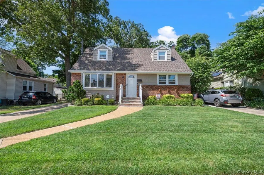2565 Natta Boulevard, Bellmore, NY 11710 - #2