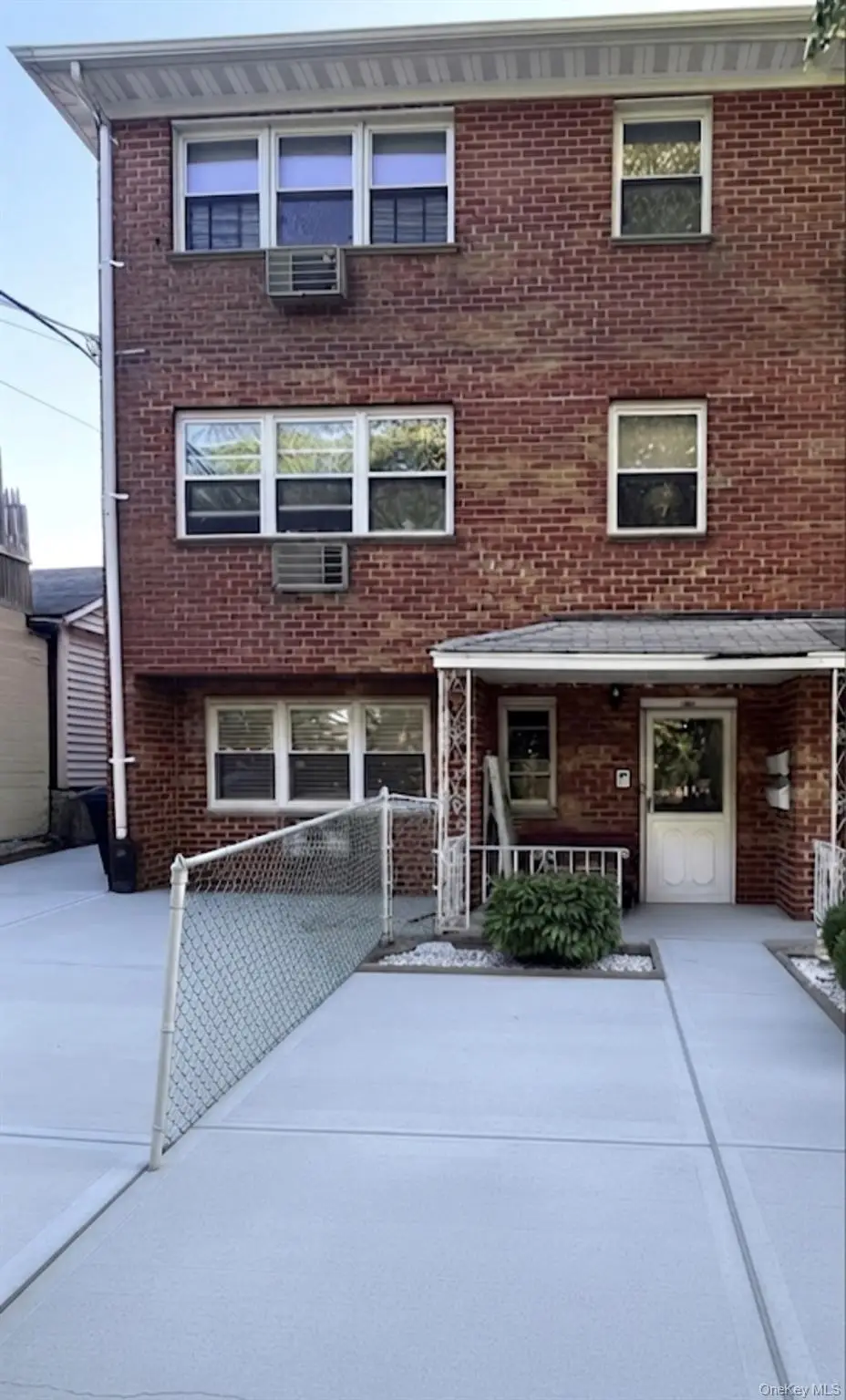 1011 Throggs Neck Expressway, Bronx, NY 10465 - #1