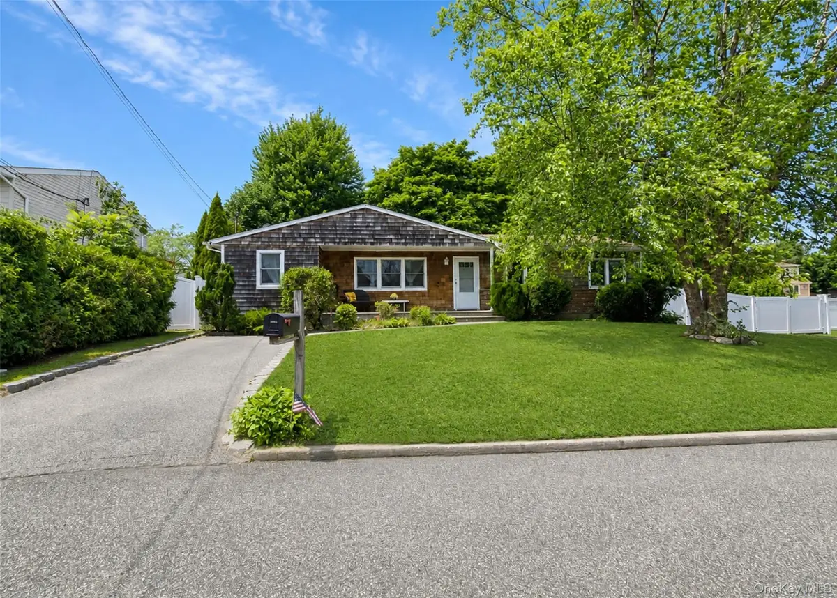 34 Barrett Avenue, Bayport, NY 11705 - #1