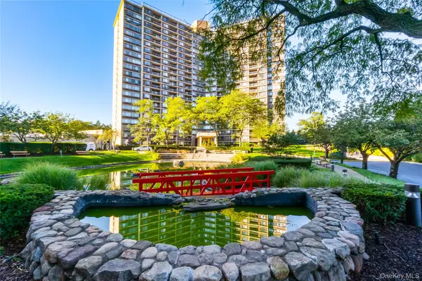 2 Bay Club Drive #11A, Bayside, NY 11360