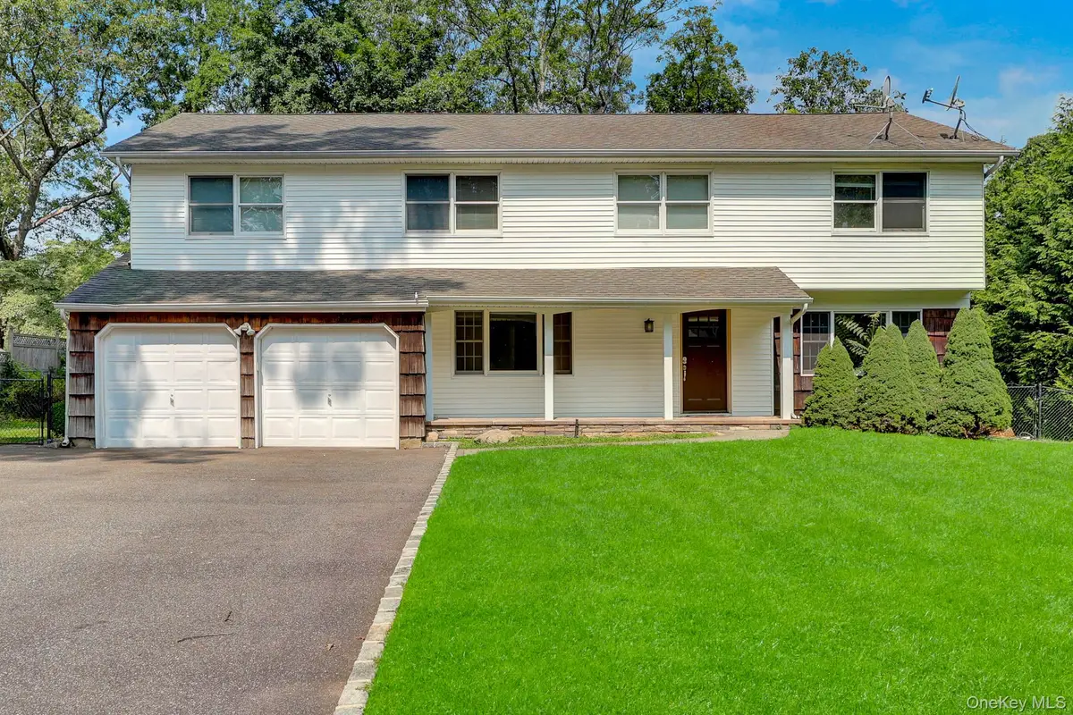 8 Tobi Lane, Setauket, NY 11733 - #1