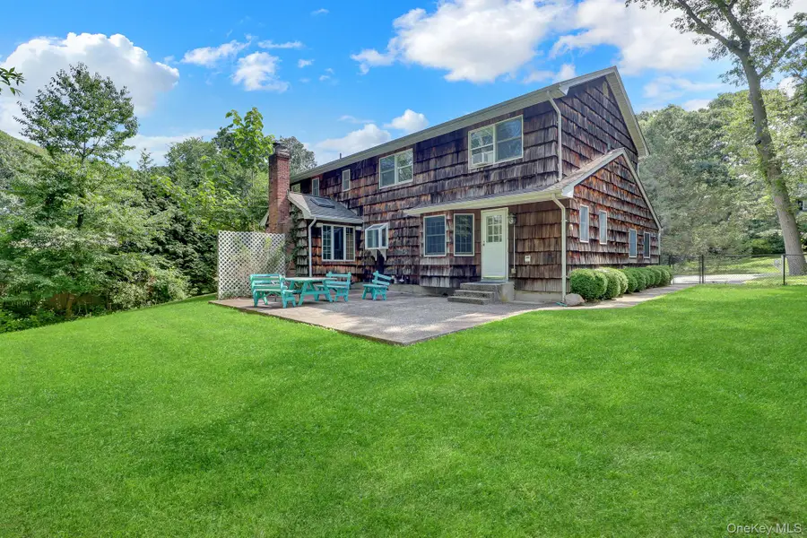 8 Tobi Lane, Setauket, NY 11733 - #3