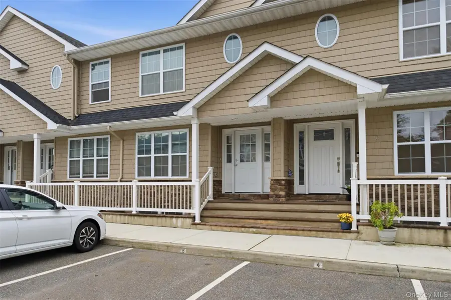 723 Carman Avenue #9, Westbury, NY 11590 - #2