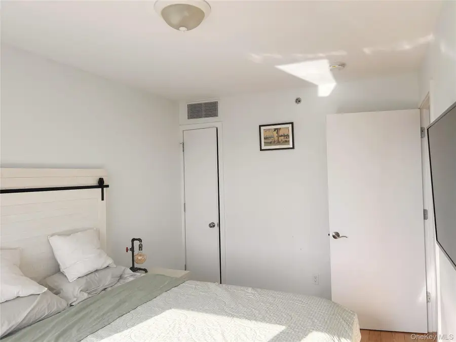 15815 Union Turnpike #402N, Fresh Meadows, NY 11366 - #3