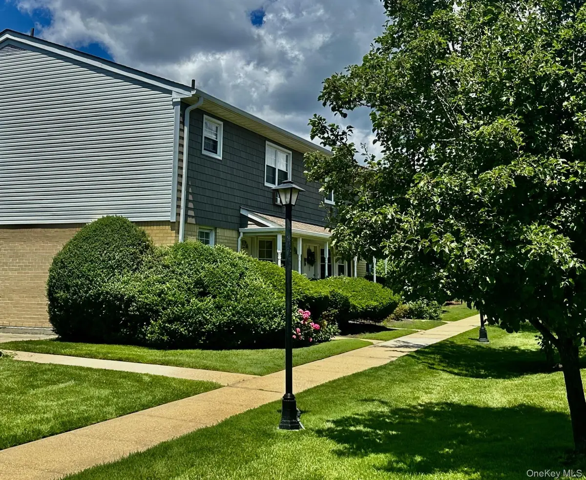 3922 Wilshire Lane #H, Oakdale, NY 11796 - #1