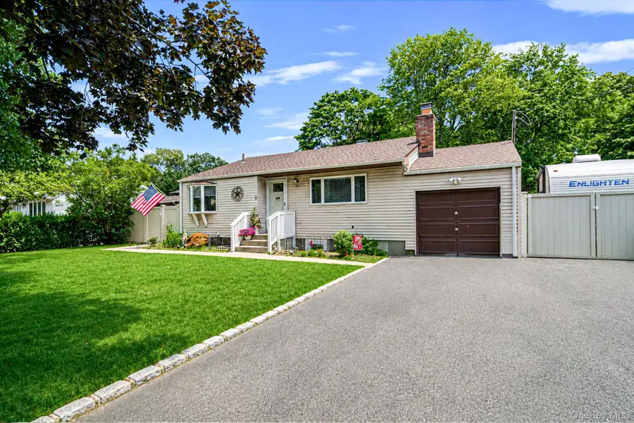 31 Sarah Drive, Lake Grove, NY 11755 - #2