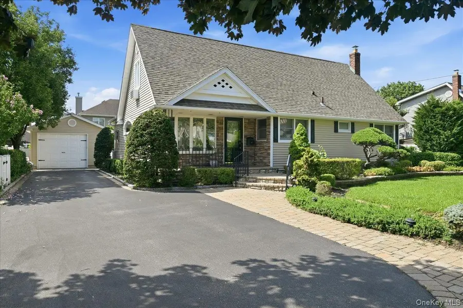 672 Westbury Avenue, Westbury, NY 11590 - #2