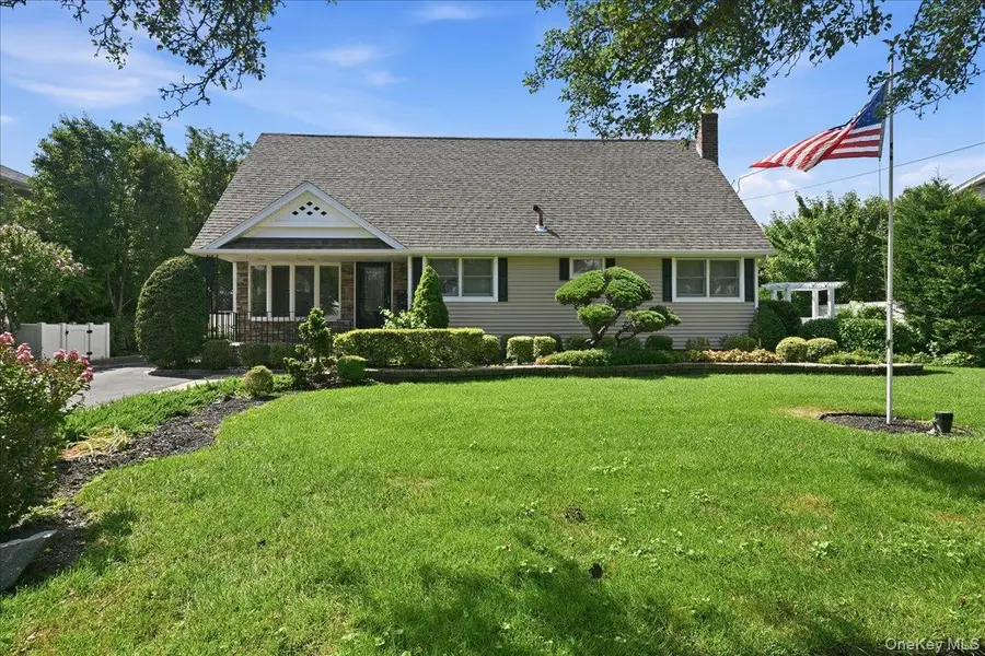 672 Westbury Avenue, Westbury, NY 11590 - #3